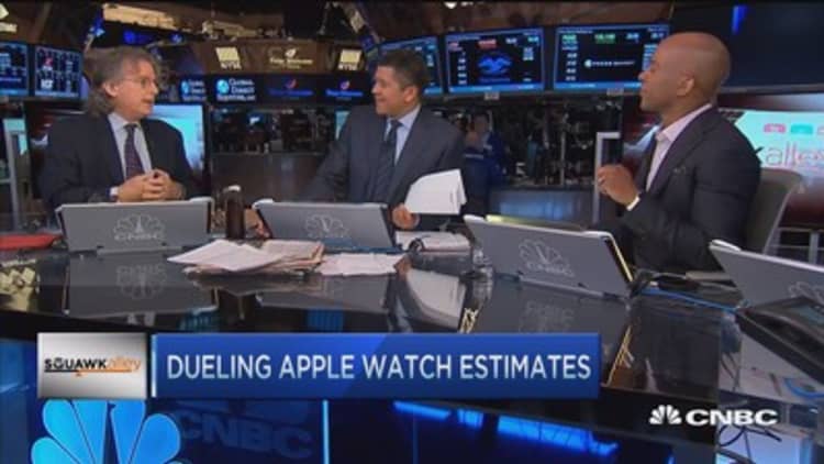 Dueling Apple Watch estimates 