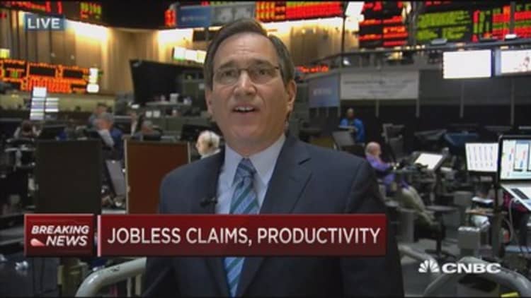 Jobless claims 276,000, Q1 productivity down 3.1%