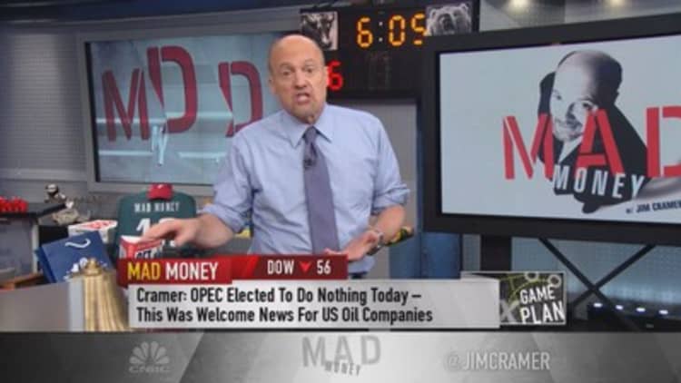Cramer: Market all about the dollar
