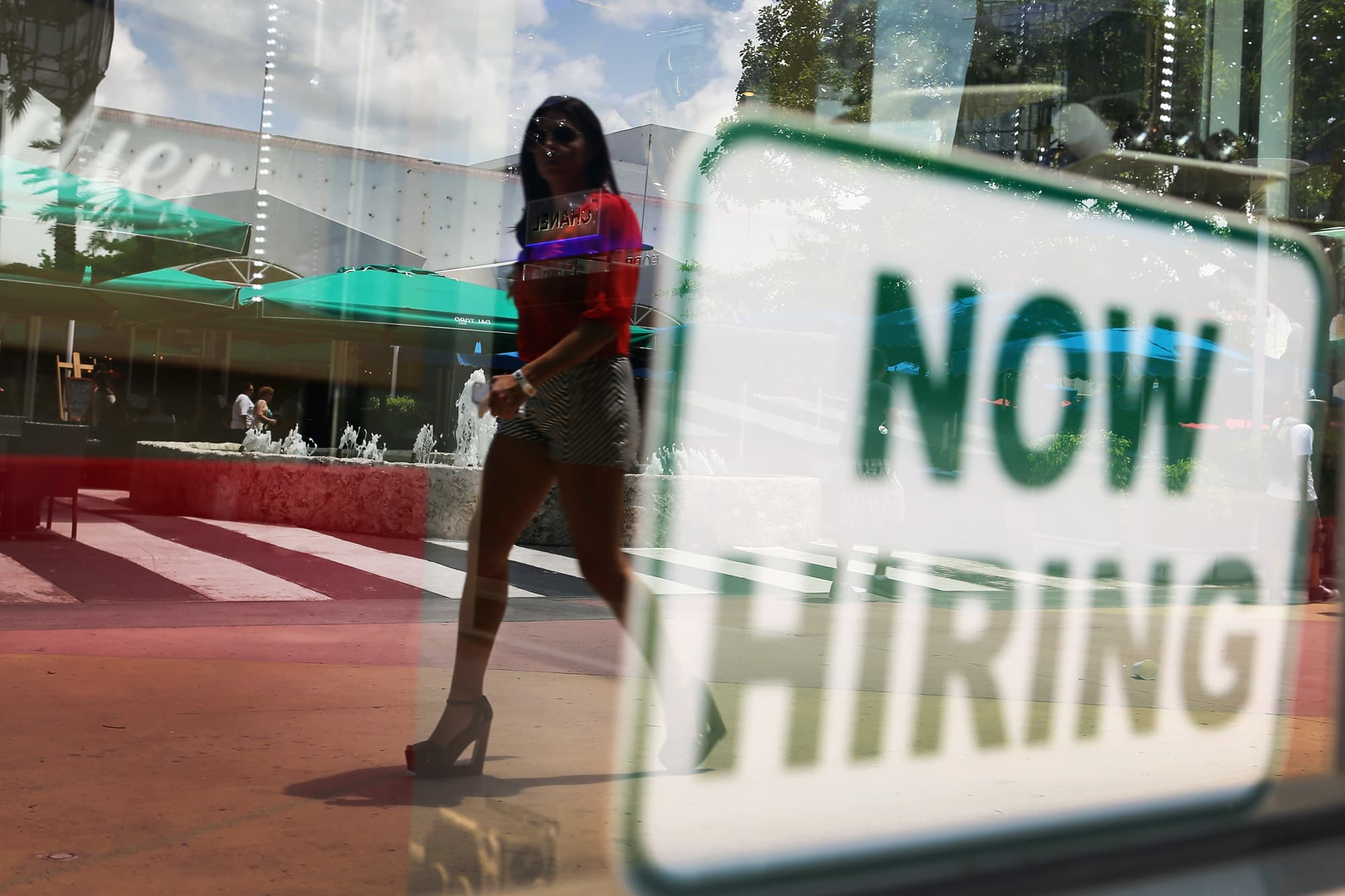 Jobless claims hit new pandemic low, while New York manufacturing notches record high