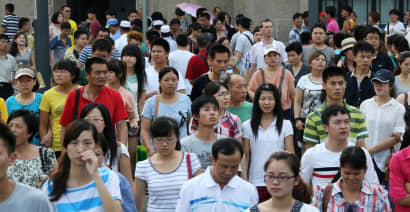 Nearly 10,000 vie for Chinese civil service post