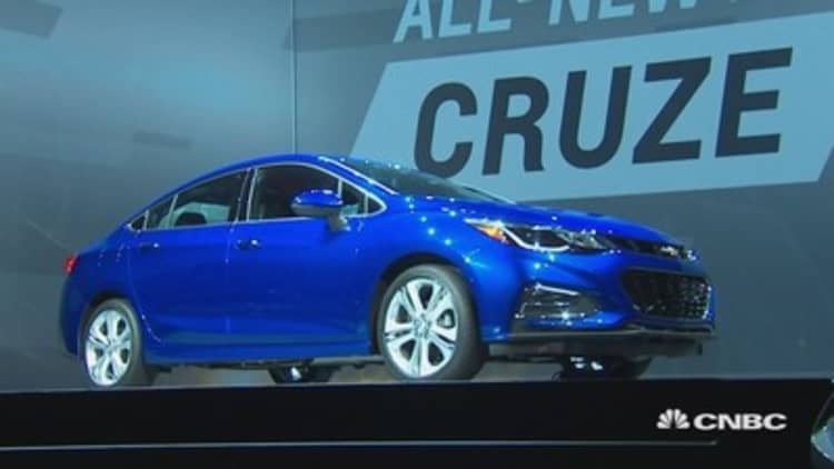 GM's Barra unveils 2016 Chevy Cruze