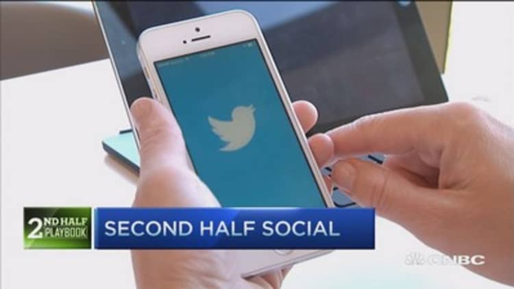Social media plays for the second half