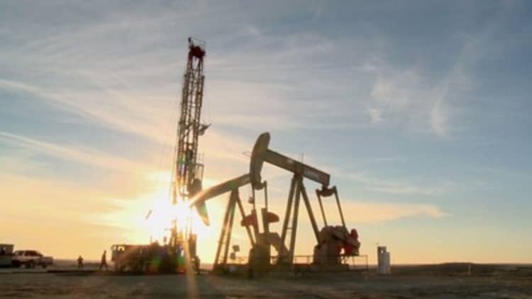 Crude plummets on weak demand