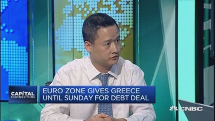 Expect more downside risks for the euro: Nomura