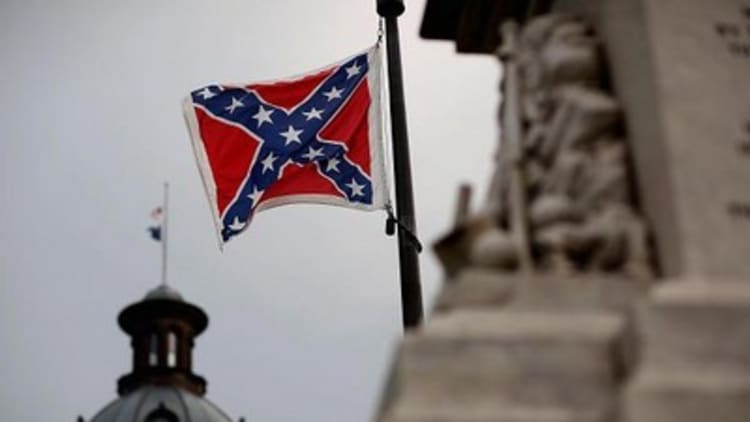 Massive crowd cheers as SC takes down Confederate flag