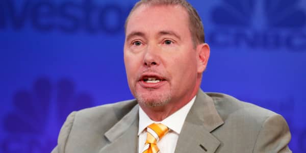Jeffrey Gundlach is buying Treasuries after calling bond market most attractive in 10 years