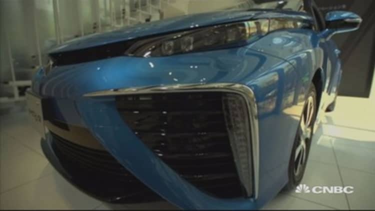 Toyota embraces hydrogen cars