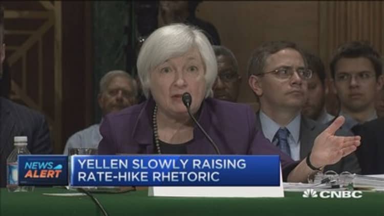 Yellen slowly raises rate-hike rhetoric