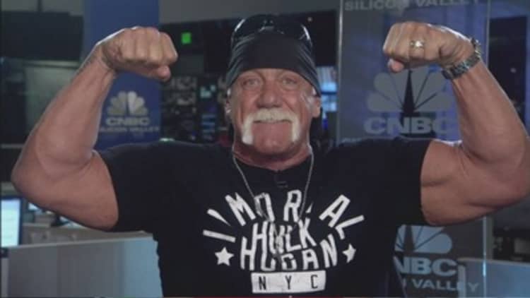 WWE cuts ties w/ Hulk Hogan