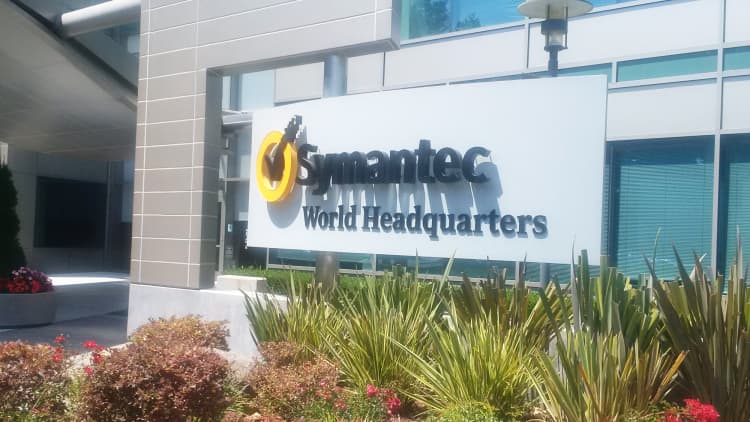 Symantec beats, but issues poor guidance