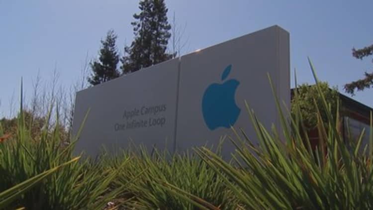Apple's self-driving car still down the road
