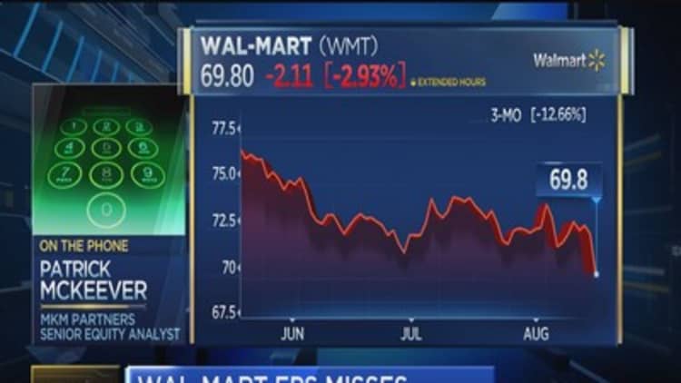 Wal-Mart reports Q2 earnings miss, beats on revenue