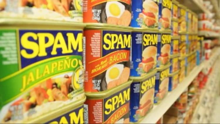 Hormel spices up earnings