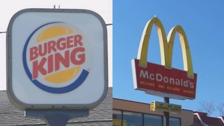 Burger King suggests burger truce with MCD