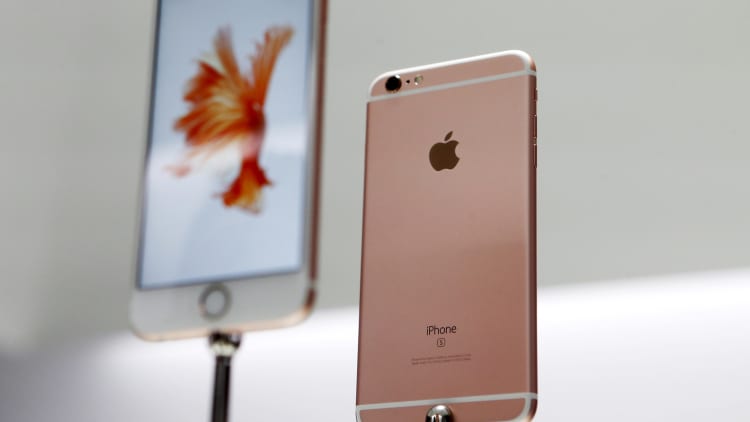 Apple: Preorders on new iPhones very strong
