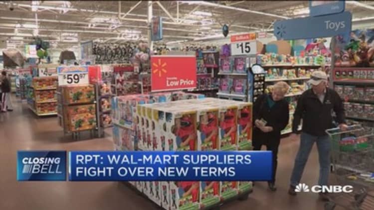 Walmart suppliers fight over new terms: RPT