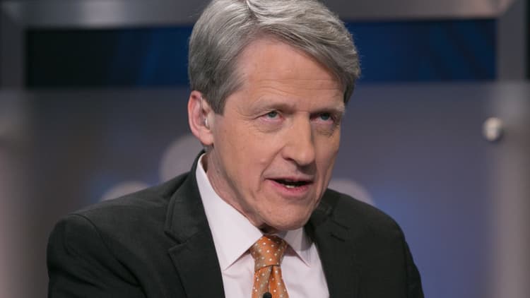 Robert Shiller: Confidence in market valuation lowest since 2000