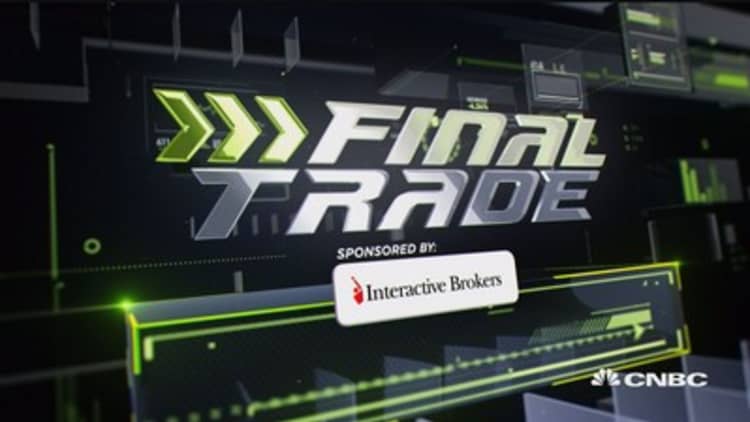 Final Trade: UA, NFLX & more