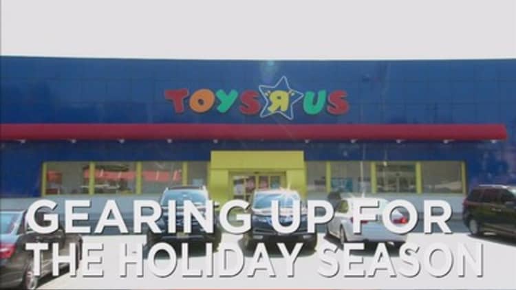 Toys-R-Us hiring less seasonal workers