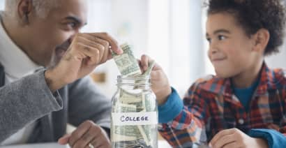 5 tips to cut college costs