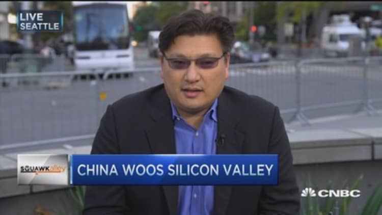 China woos Silicon Valley