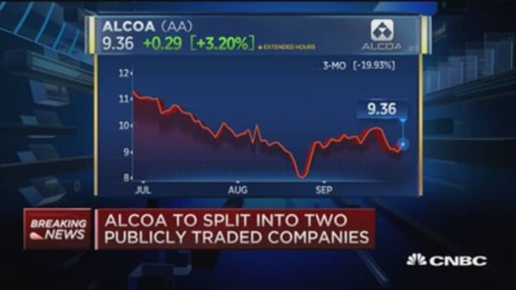 Alcoa to split into two companies