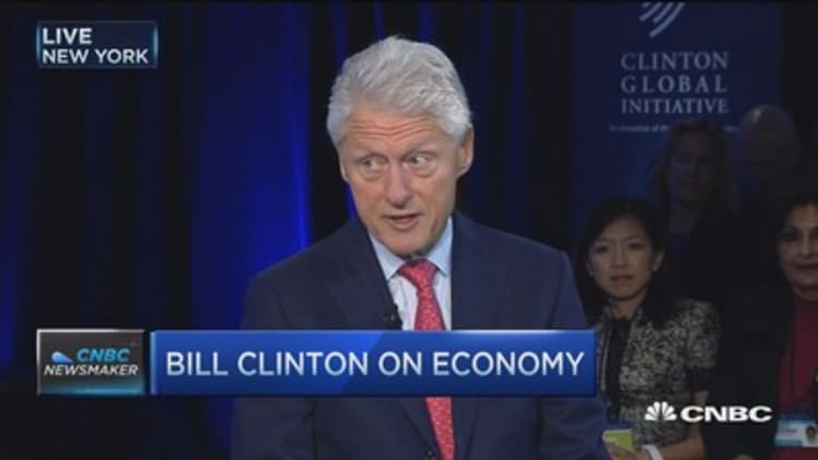 Bill Clinton: Wages flat, labor participation low