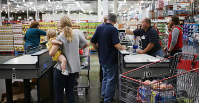 63% of Americans now live paycheck to paycheck as inflation outpaces wages
