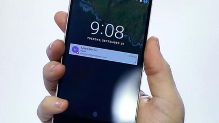 Google unveils two new Nexus phones