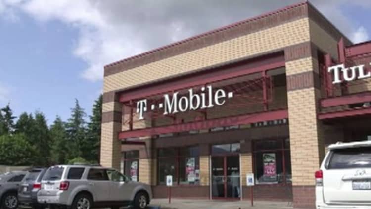 Hackers target T-Mobile
