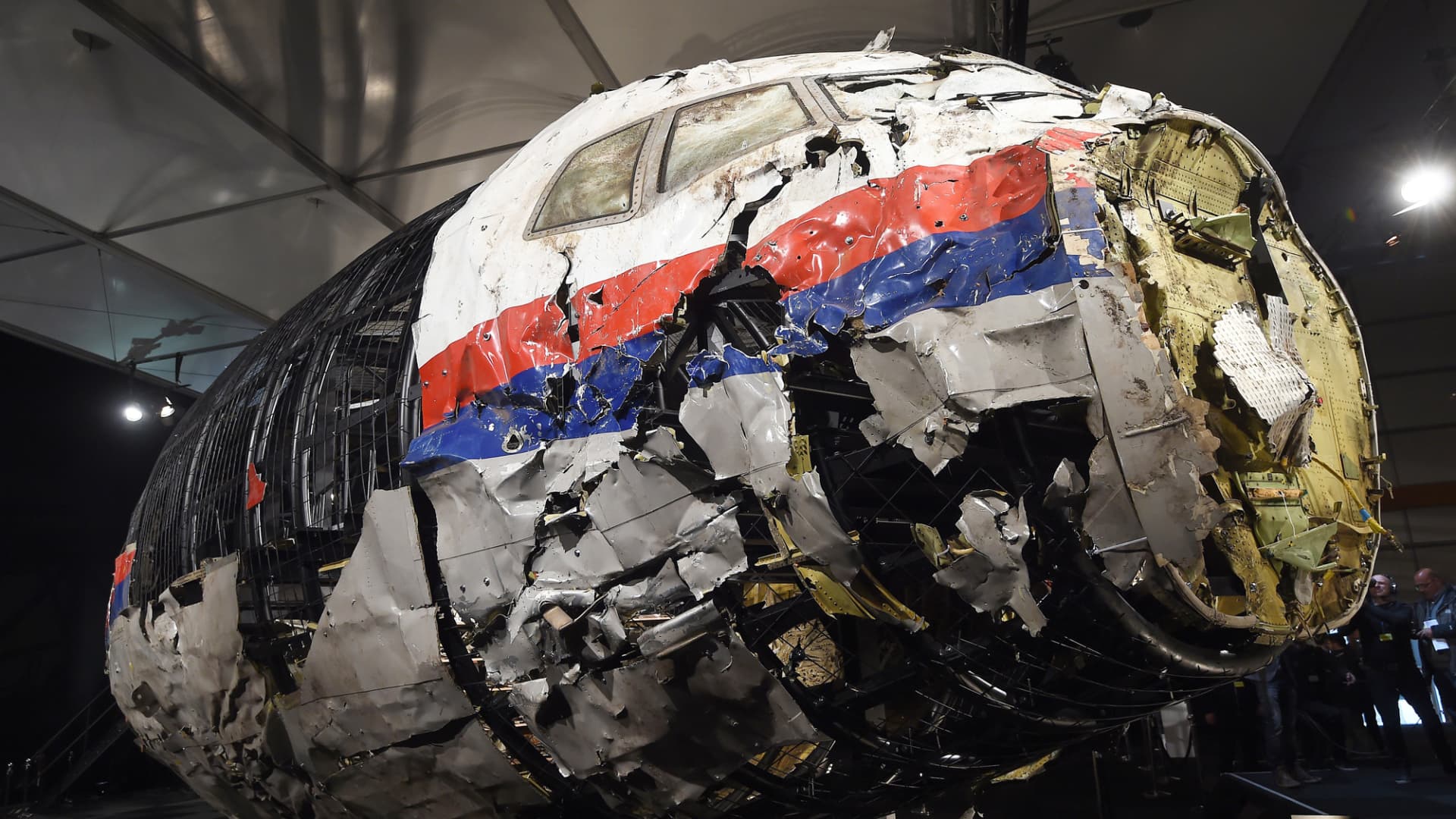 The wrecked cockipt of the Malaysia Airlines flight MH17 is presented to the press during a presentation of the final report on the cause of the crash at the Gilze Rijen airbase October 13, 2015.