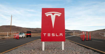 Tesla to raise pay for hourly Nevada Gigafactory workers in January