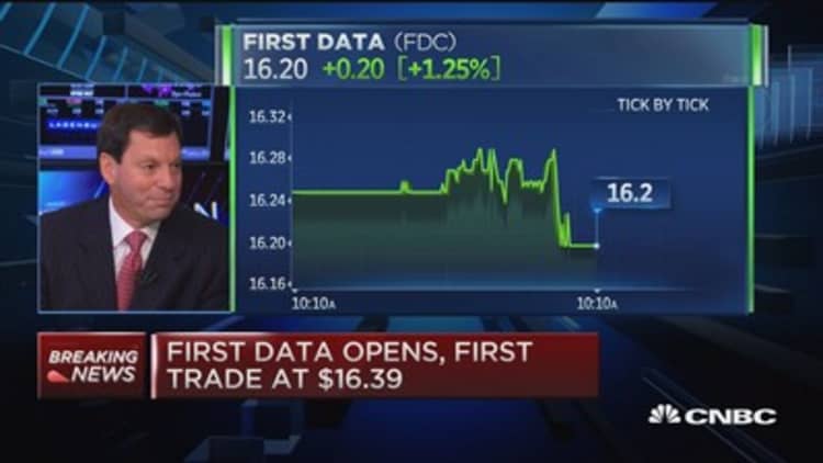 First Data CEO: We can organically deleverage by mid-2016