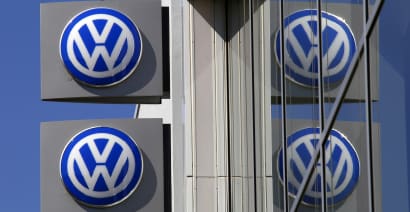 Volkswagen recalls 246,000 Atlas SUVs due to issue with airbags, brakes