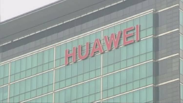 Huawei hires former apple director
