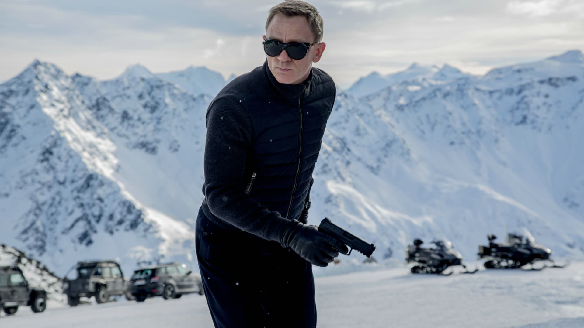 James Bond wears Tom Ford's knitted sleeve bomber jacket