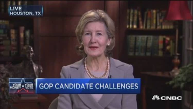 We need candidate with experience: Sen. Kay Bailey Hutchison