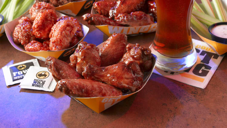 Buffalo Wild Wings misses expectations
