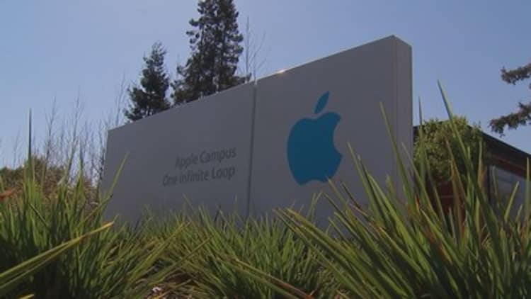 Apple's cash pile stacks 14K miles tall!
