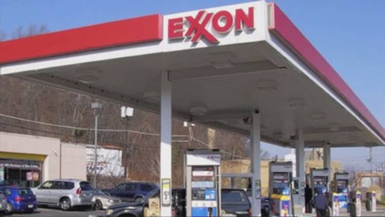 Exxon Mobil tops earnings