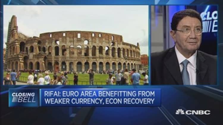 How the weak euro helps tourism 