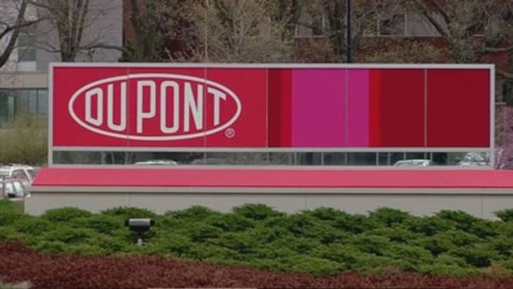 DuPont holding talks with Syngenta and Dow Chemical