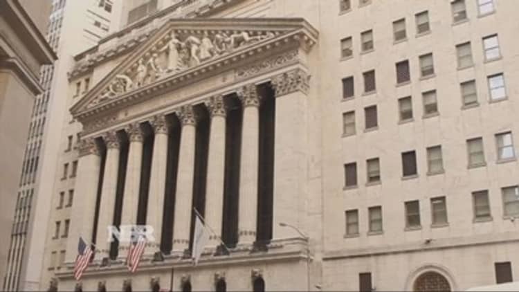 Wall Street bonuses set to fall 