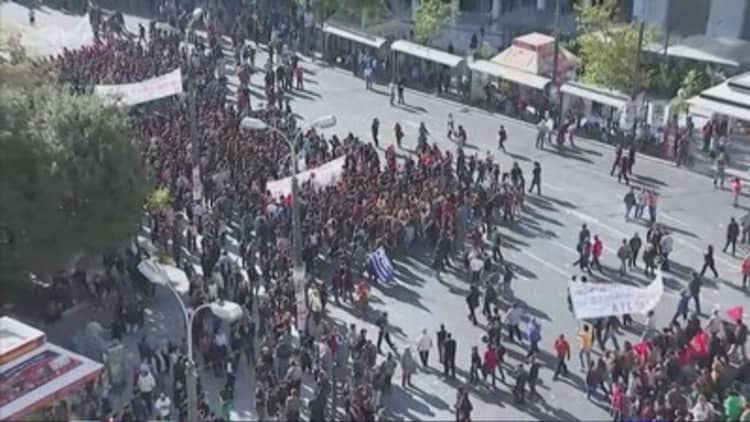 Greece police try to maintain anti-austerity protest