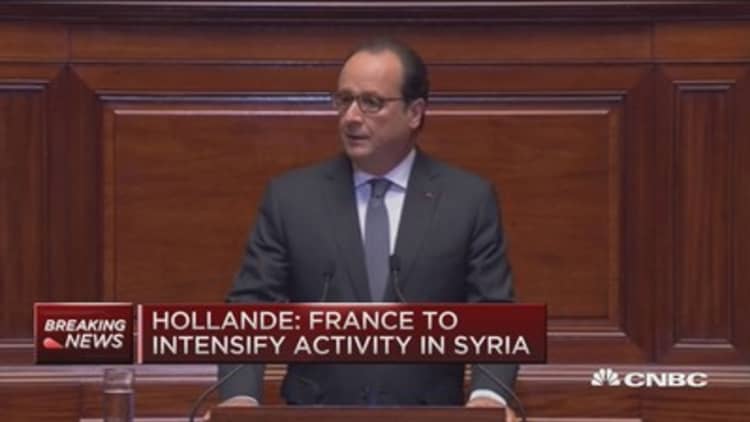 French Pres. Hollande: Must amend constitution