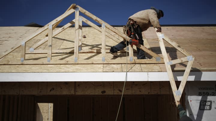 Homebuilder sentiment jumps to record high