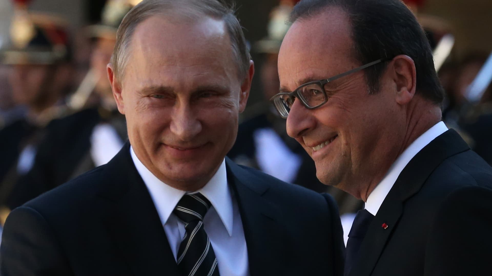 Putin meets Hollande: France and Russia getting closer