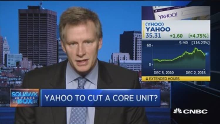 Is Yahoo selling Internet unit?
