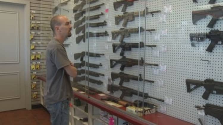 Gun shoppers get record background checks on Black Friday 